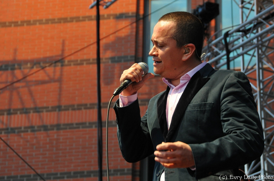 Evry Daily Photo - Fete de la Musique Evry 2010 - Yuri Buenaventura - large - 4734845435.jpg